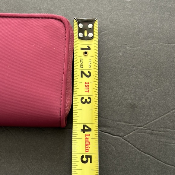 Vera Bradley Continental Wrislet  New. Color Hawthorn Roe - Picture 2 of 10